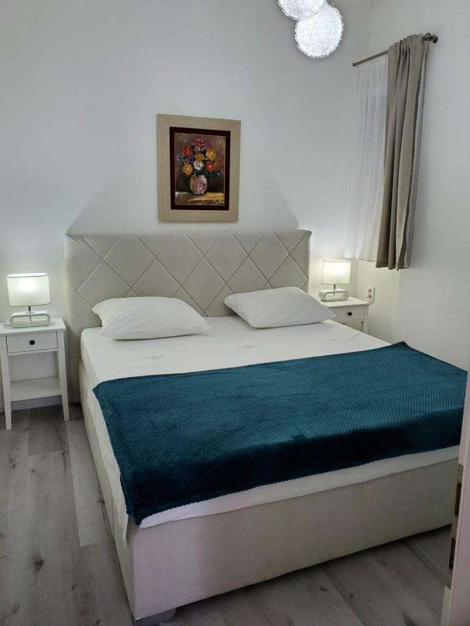 Mm * Budva